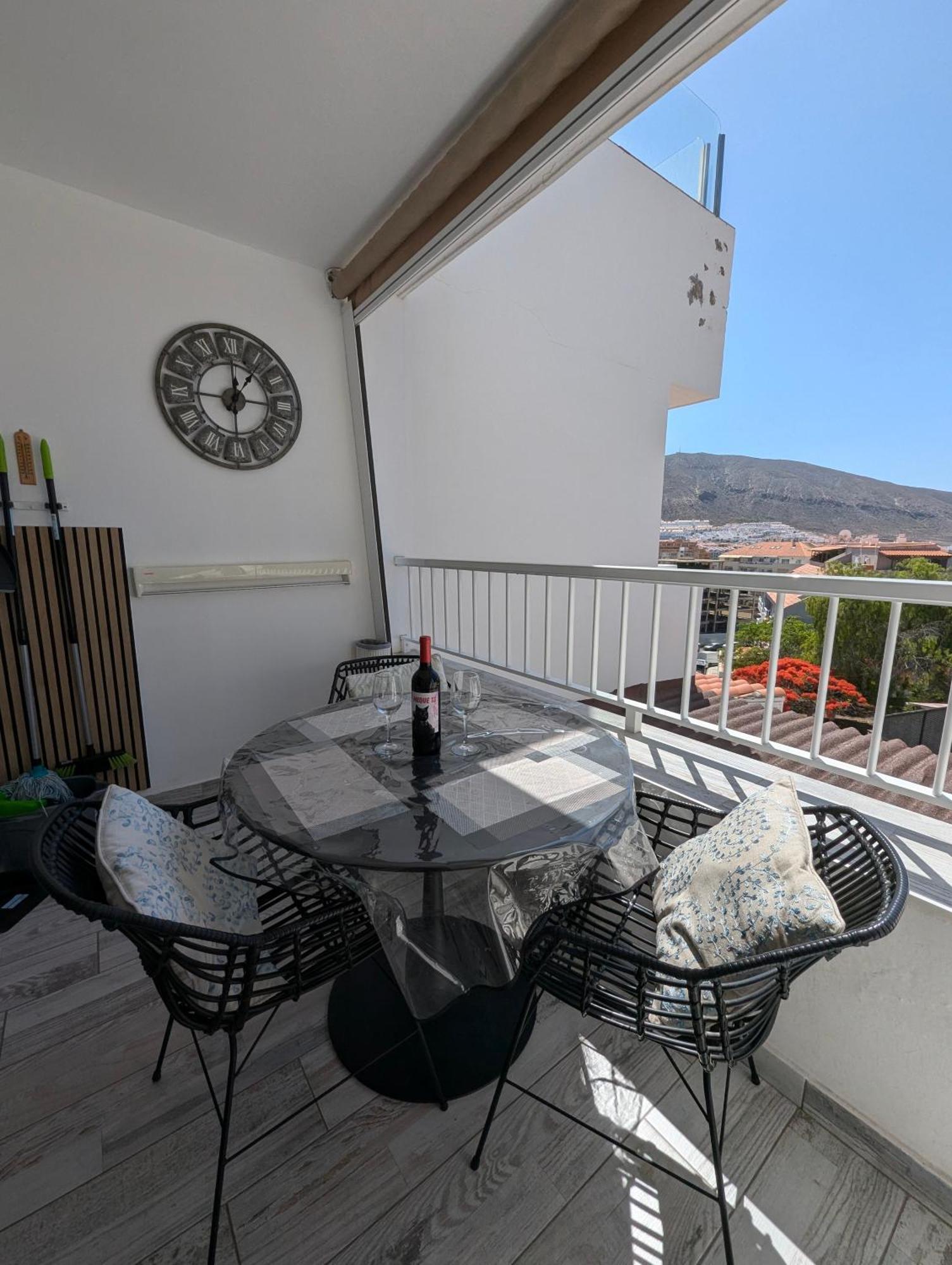 Cozy Apartment In Los Cristianos Guincho  Exterior photo