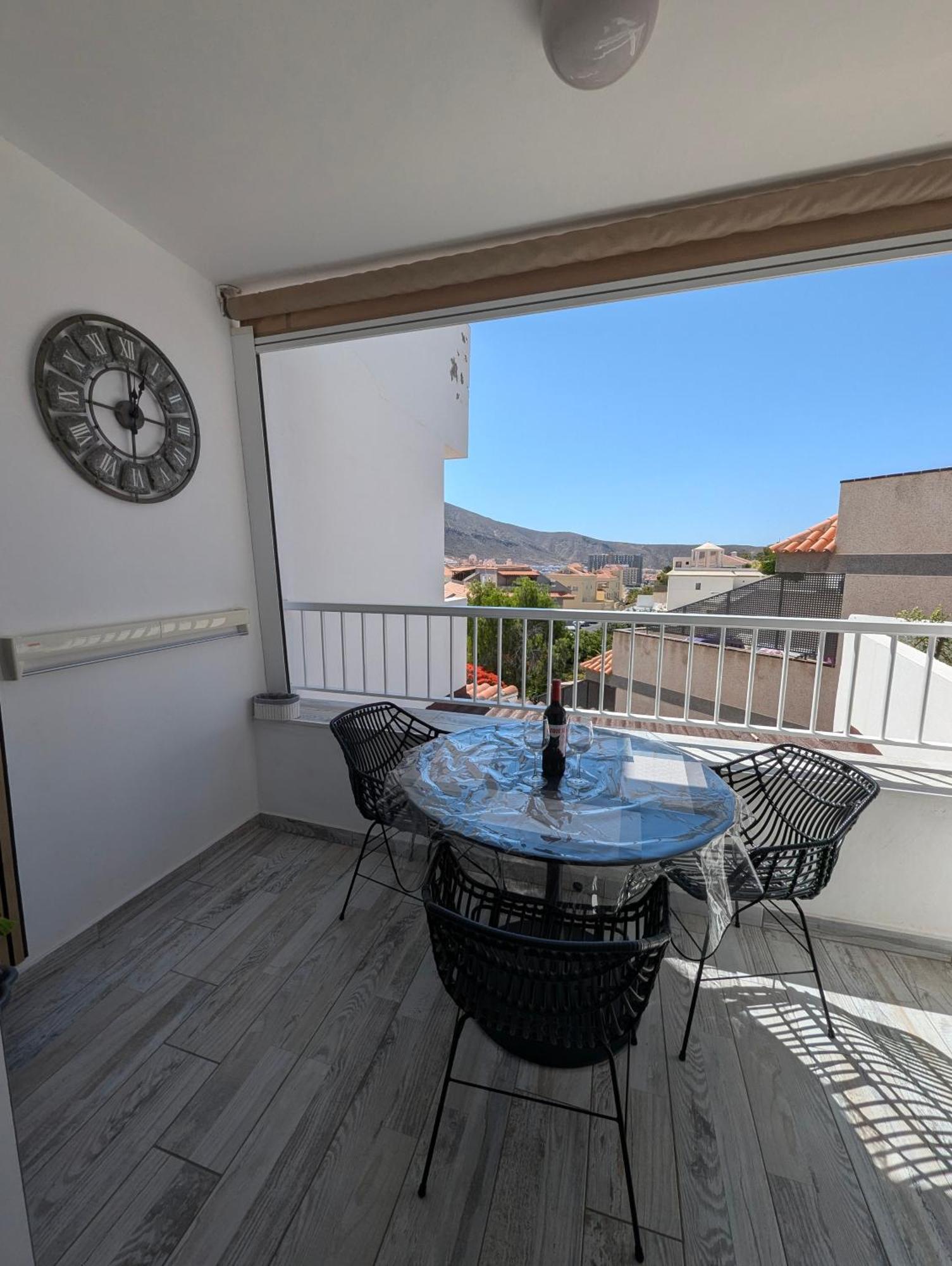 Cozy Apartment In Los Cristianos Guincho  Exterior photo